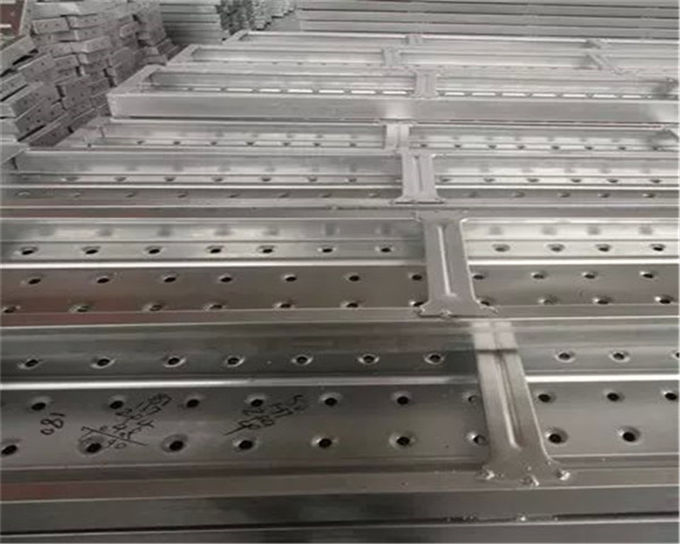 ホックの卸売の足場鋼鉄板の標準の足場の卸売の足場鋼鉄板のための中国鋼鉄の板